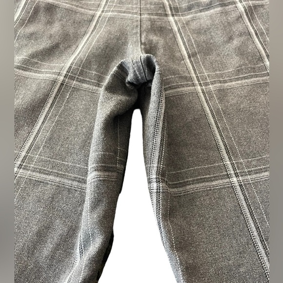 🔥🩶O’Neill size 30 gray plaid flannel like shorts - great for golf 10.5” inseam - Picture 3 of 9